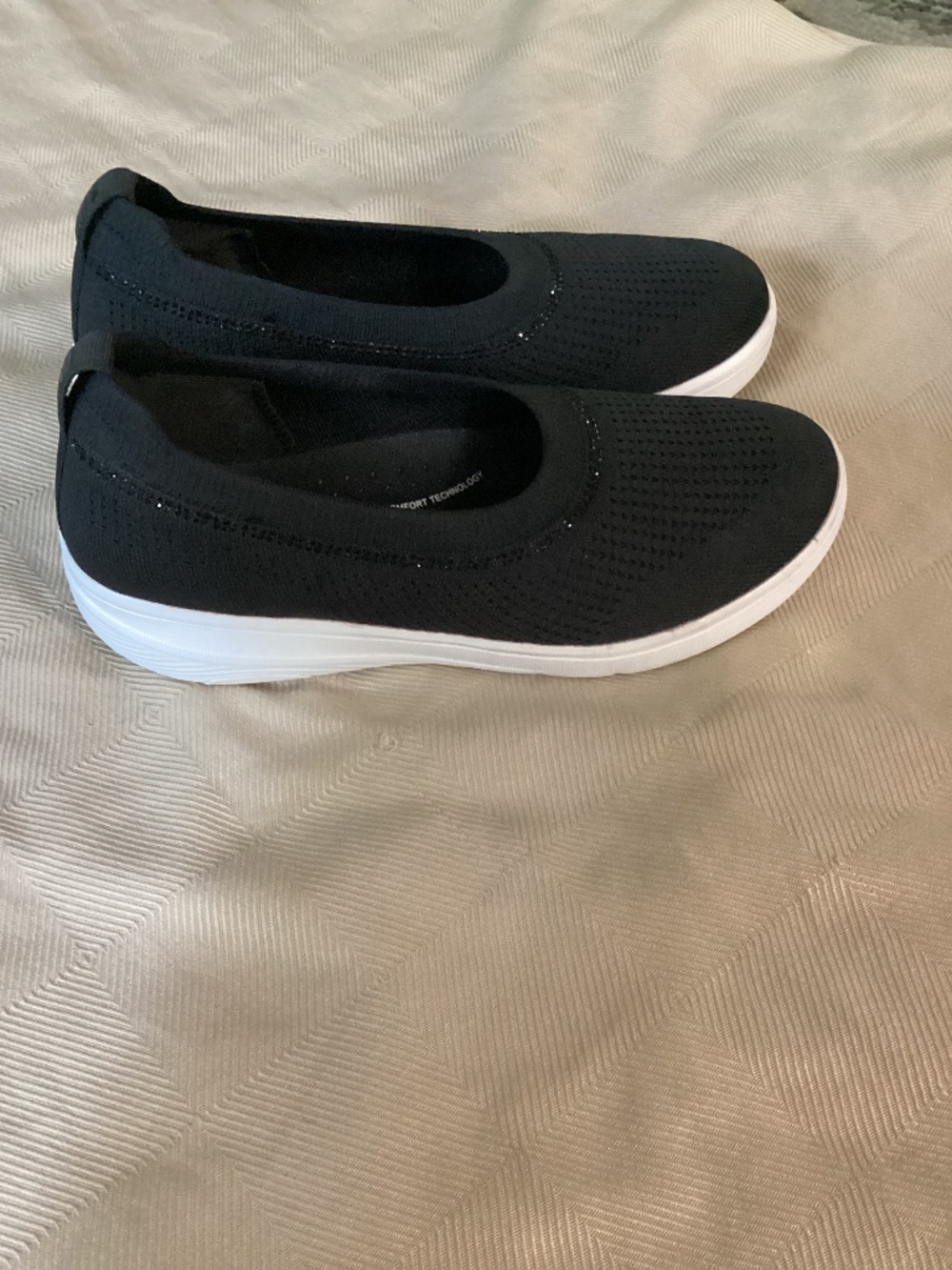 FitFlop Black Uberknit Slipon Sneaker 8M